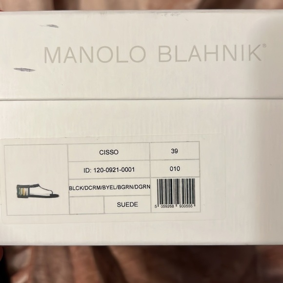 Manolo Blahnik CISSO colorblocked suede sandals.
Flat heel. Size 39 - Picture 7 of 7